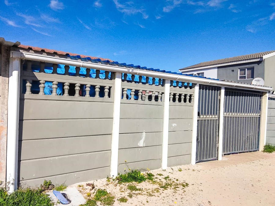 2 Bedroom Property for Sale in Pelican Park Western Cape